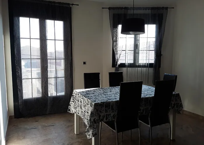 Casa El Lince De Granadilla At-cc-00296, Norte Provincia Caceres, Wifi, Parque Infantil, Hidromasaje, Garaje, Lavavajillas Дом отдыха