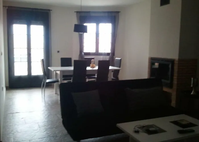 Casa El Lince De Granadilla At-cc-00296, Norte Provincia Caceres, Wifi, Parque Infantil, Hidromasaje, Garaje, Lavavajillas Дом отдыха Сарса-де-Гранадилья